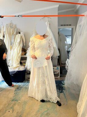 Vintage Sabrina by Bonny Style 7896 Long Sleeve Wedding Dress Size 2 (Dress 10)
